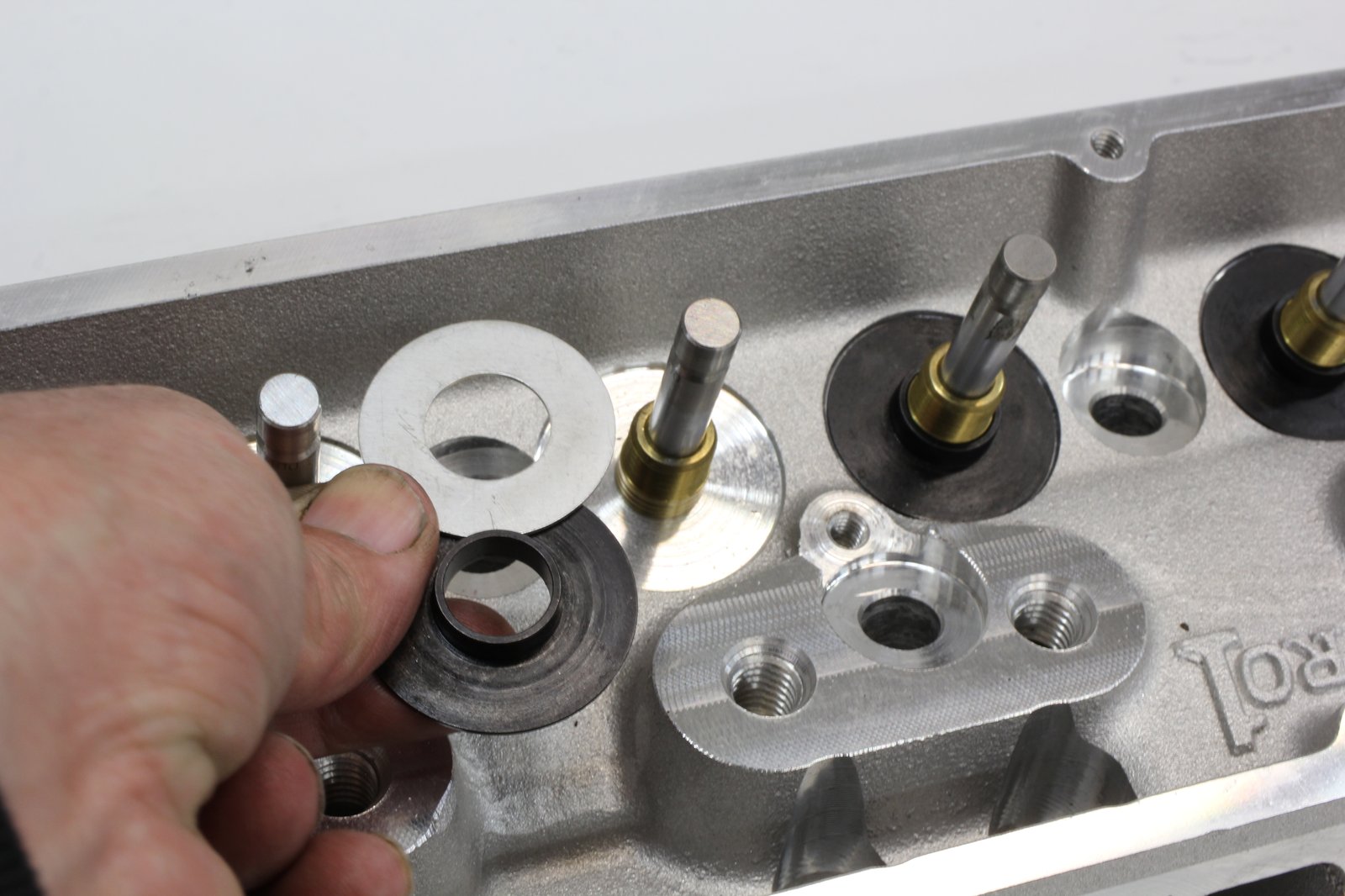 How to Set Up a Cylinder Head